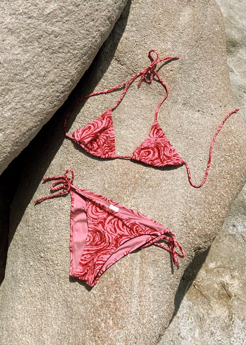 vatka-red-lokum-bikini-set-triangle-silhouette-with-ties-sustainable-eco-friendly-2022-summer-collection-min